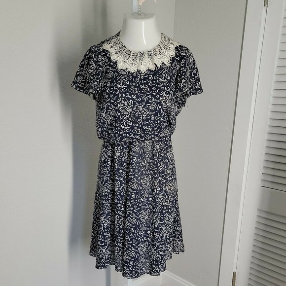 Items Vintage Classy Sheer Dress ~ Blue & White ~ Sz 8 ~ Below Knee - Picture 2 of 7